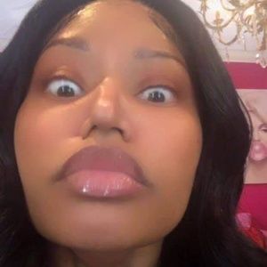 Meet your Posher, Carlos